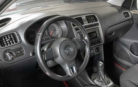 Volkswagen Polo VI (EU Market), 2013 год, 680 000 рублей, 5 фотография