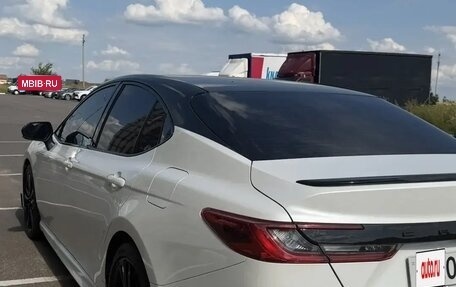 Toyota Camry, 2024 год, 3 750 000 рублей, 4 фотография