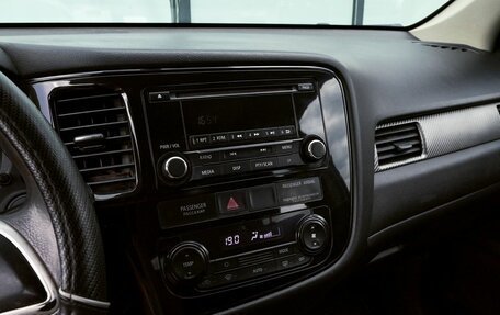 Mitsubishi Outlander III рестайлинг 3, 2013 год, 1 095 000 рублей, 12 фотография