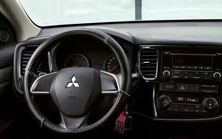 Mitsubishi Outlander III рестайлинг 3, 2013 год, 1 095 000 рублей, 17 фотография