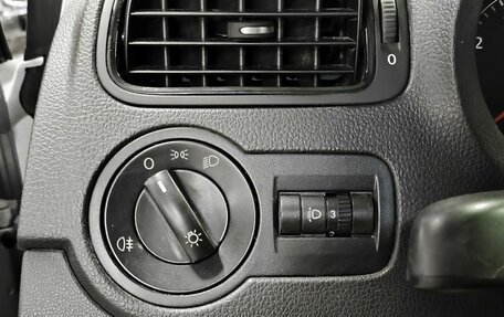 Volkswagen Polo VI (EU Market), 2011 год, 625 000 рублей, 18 фотография
