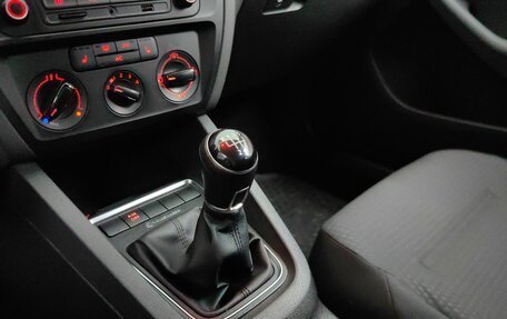Volkswagen Jetta VI, 2015 год, 1 128 000 рублей, 17 фотография