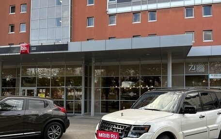 Mitsubishi Pajero IV, 2019 год, 4 800 000 рублей, 6 фотография