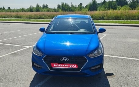 Hyundai Solaris II рестайлинг, 2018 год, 1 350 000 рублей, 1 фотография