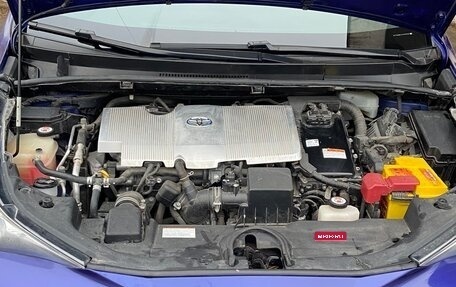 Toyota Prius IV XW50, 2018 год, 1 750 000 рублей, 1 фотография