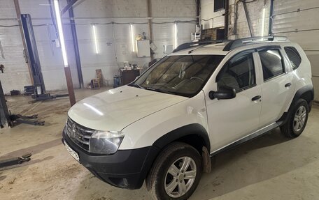 Renault Duster I рестайлинг, 2014 год, 900 000 рублей, 2 фотография