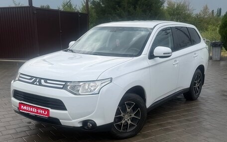 Mitsubishi Outlander III рестайлинг 3, 2014 год, 1 250 000 рублей, 1 фотография