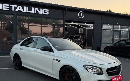 Mercedes-Benz E-Класс AMG, 2017 год, 5 990 000 рублей, 4 фотография
