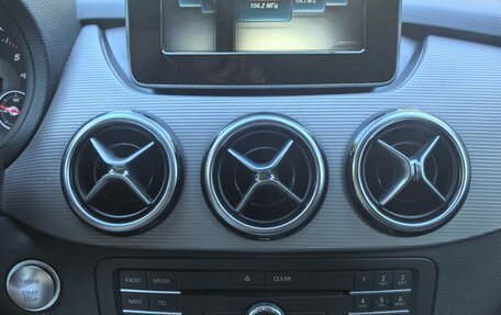 Mercedes-Benz B-Класс, 2017 год, 1 650 000 рублей, 19 фотография