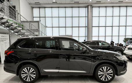 Mitsubishi Outlander III рестайлинг 3, 2019 год, 2 720 000 рублей, 8 фотография