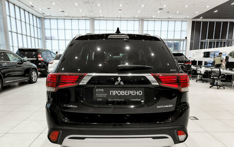 Mitsubishi Outlander III рестайлинг 3, 2019 год, 2 720 000 рублей, 10 фотография