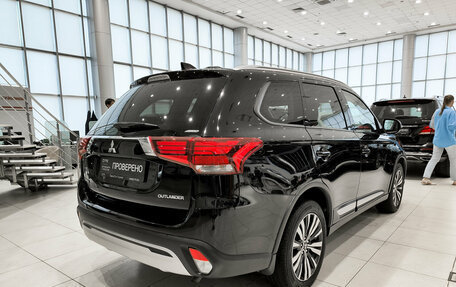 Mitsubishi Outlander III рестайлинг 3, 2019 год, 2 720 000 рублей, 9 фотография
