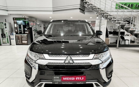 Mitsubishi Outlander III рестайлинг 3, 2019 год, 2 720 000 рублей, 3 фотография