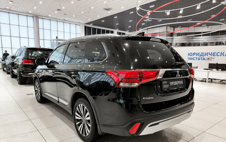 Mitsubishi Outlander III рестайлинг 3, 2019 год, 2 720 000 рублей, 11 фотография