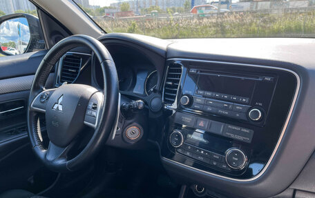 Mitsubishi Outlander III рестайлинг 3, 2013 год, 1 197 000 рублей, 10 фотография
