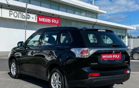 Mitsubishi Outlander III рестайлинг 3, 2013 год, 1 197 000 рублей, 8 фотография