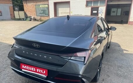 Hyundai Elantra, 2024 год, 1 960 000 рублей, 3 фотография