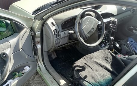 Renault Laguna II, 2001 год, 270 000 рублей, 9 фотография