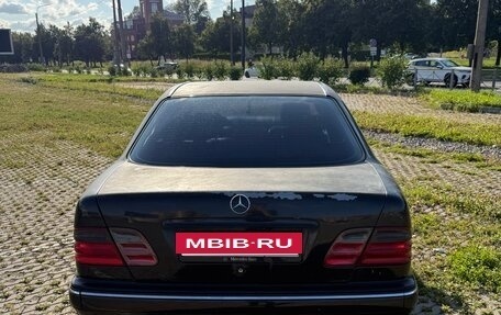 Mercedes-Benz E-Класс, 2000 год, 320 000 рублей, 4 фотография