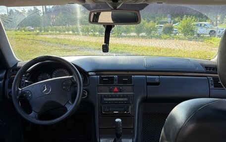 Mercedes-Benz E-Класс, 2000 год, 320 000 рублей, 9 фотография