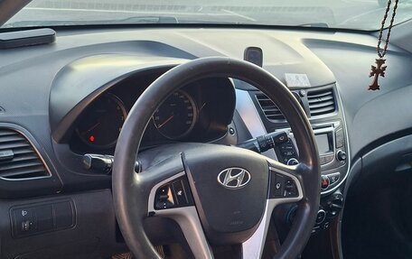 Hyundai Solaris II рестайлинг, 2013 год, 570 000 рублей, 9 фотография