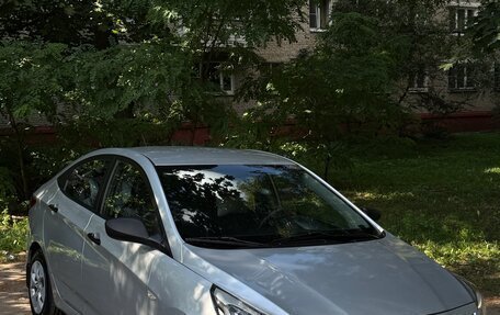 Hyundai Solaris II рестайлинг, 2015 год, 960 000 рублей, 2 фотография