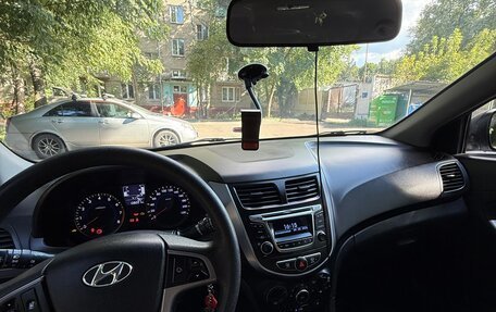 Hyundai Solaris II рестайлинг, 2015 год, 960 000 рублей, 9 фотография