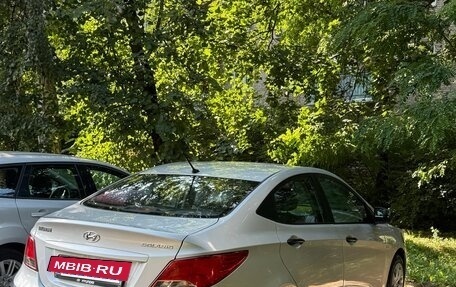 Hyundai Solaris II рестайлинг, 2015 год, 960 000 рублей, 7 фотография