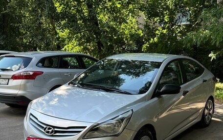 Hyundai Solaris II рестайлинг, 2015 год, 960 000 рублей, 3 фотография