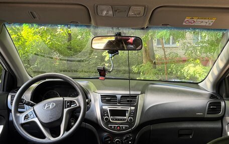 Hyundai Solaris II рестайлинг, 2015 год, 960 000 рублей, 14 фотография