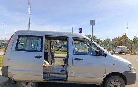 Toyota Town Ace III, 2003 год, 640 000 рублей, 3 фотография