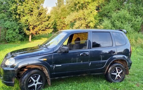 Chevrolet Niva I рестайлинг, 2010 год, 355 000 рублей, 2 фотография