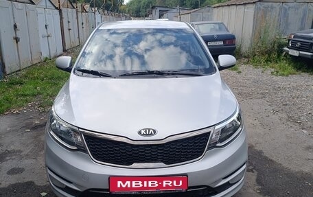 KIA Rio III рестайлинг, 2017 год, 997 000 рублей, 3 фотография