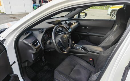 Lexus UX I, 2021 год, 3 450 000 рублей, 9 фотография