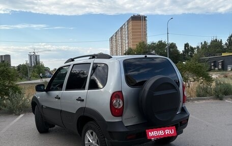 Chevrolet Niva I рестайлинг, 2018 год, 800 000 рублей, 4 фотография