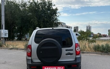 Chevrolet Niva I рестайлинг, 2018 год, 800 000 рублей, 5 фотография