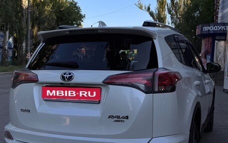 Toyota RAV4, 2016 год, 2 380 000 рублей, 3 фотография