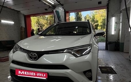 Toyota RAV4, 2016 год, 2 380 000 рублей, 11 фотография