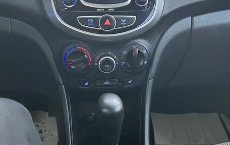 Hyundai Solaris II рестайлинг, 2012 год, 890 000 рублей, 13 фотография