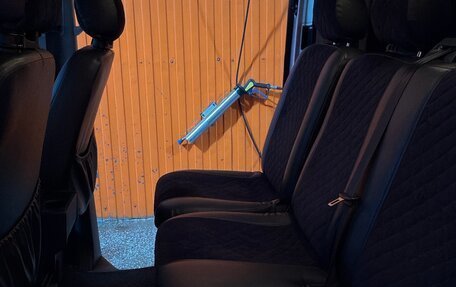 Volkswagen Caravelle T5, 2009 год, 1 300 000 рублей, 2 фотография