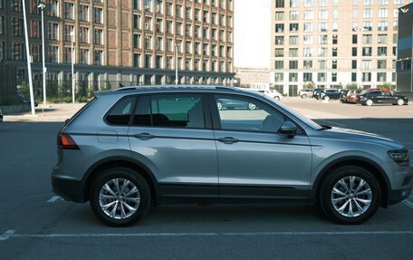 Volkswagen Tiguan II, 2017 год, 2 000 000 рублей, 3 фотография