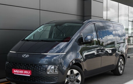 Hyundai Staria, 2021 год, 4 000 000 рублей, 2 фотография