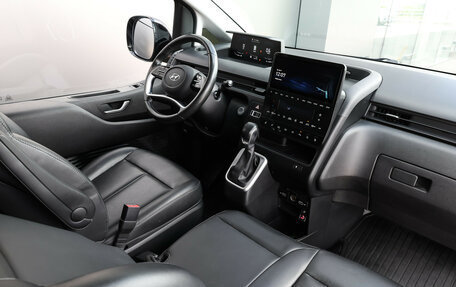 Hyundai Staria, 2021 год, 4 000 000 рублей, 12 фотография