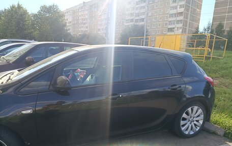 Opel Astra J, 2011 год, 612 000 рублей, 3 фотография
