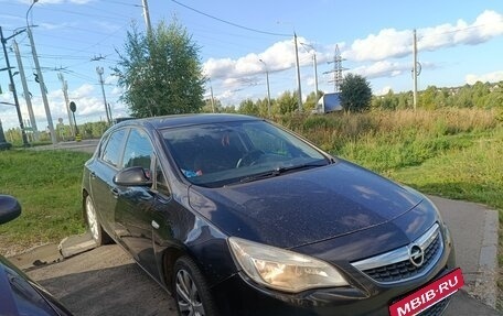 Opel Astra J, 2011 год, 612 000 рублей, 2 фотография