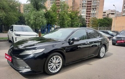 Toyota Camry, 2018 год, 2 350 000 рублей, 1 фотография