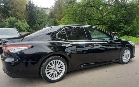 Toyota Camry, 2018 год, 2 350 000 рублей, 7 фотография