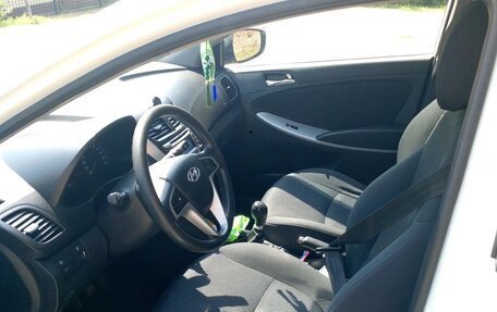 Hyundai Solaris II рестайлинг, 2013 год, 750 000 рублей, 4 фотография