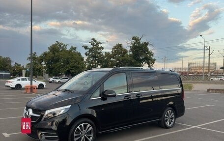 Mercedes-Benz V-Класс, 2019 год, 6 300 000 рублей, 3 фотография