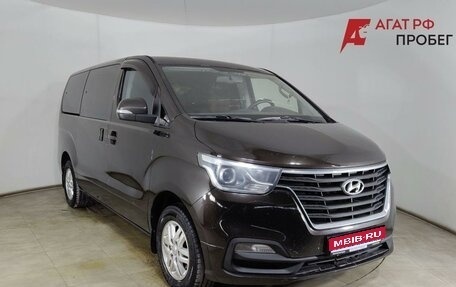 Hyundai H-1 II рестайлинг, 2018 год, 2 090 000 рублей, 1 фотография